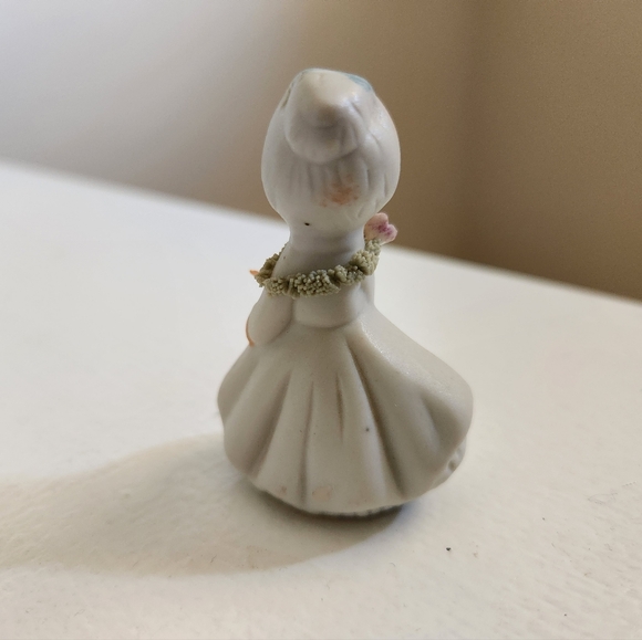 Three ceramic little lady miniature figurines - Picture 3 of 8